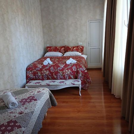 Guest House Nano Martvili Extérieur photo