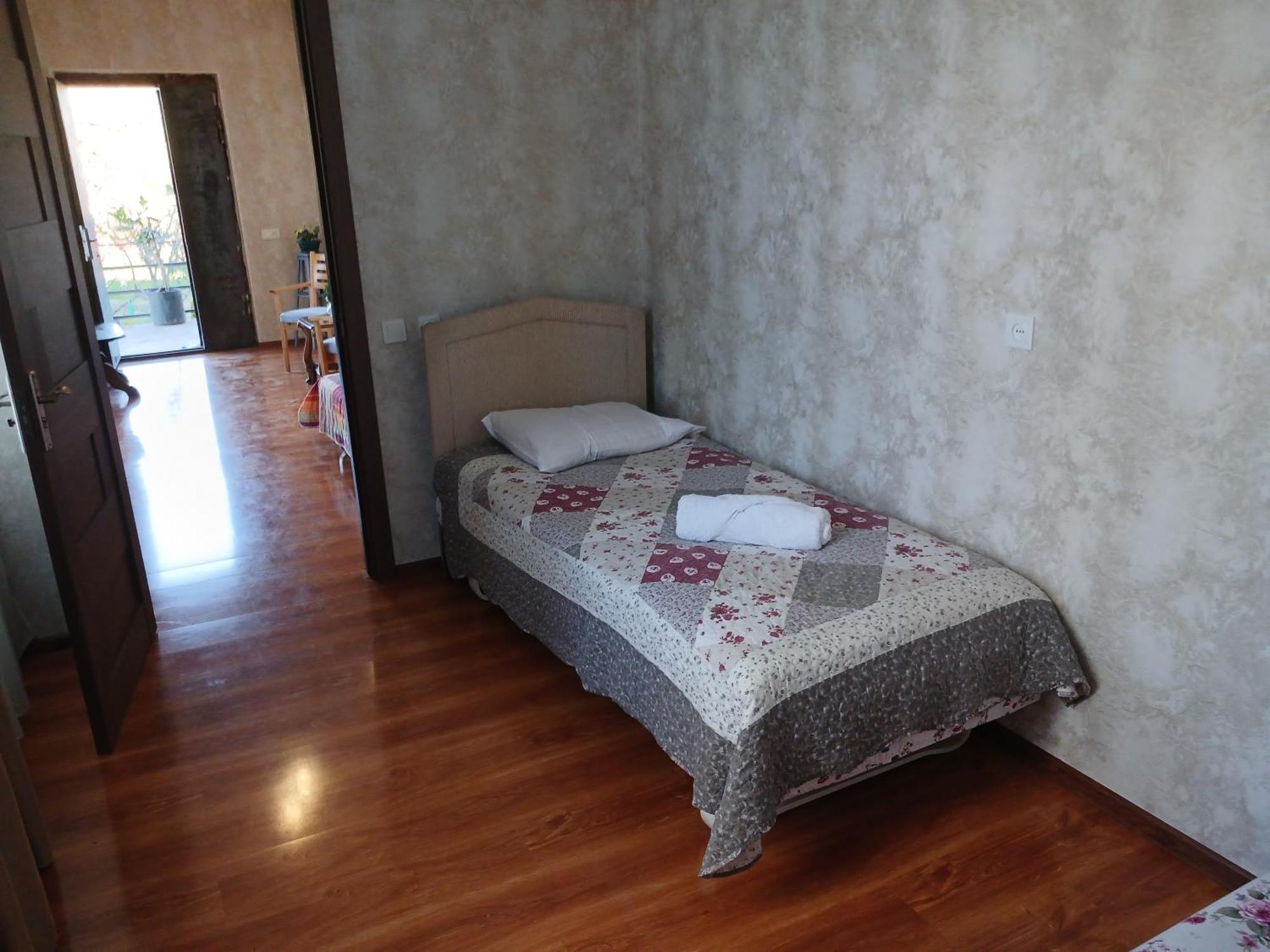 Guest House Nano Martvili Extérieur photo