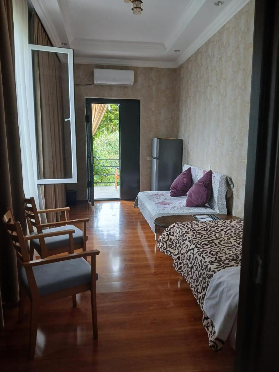 Guest House Nano Martvili Extérieur photo
